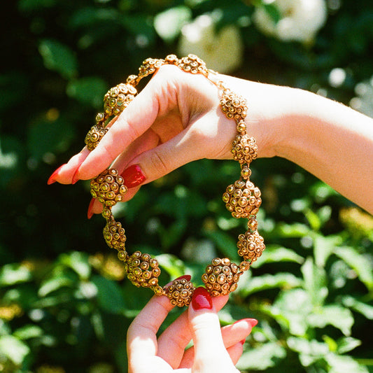 1950s Circular Ornate Gold Choker Necklace