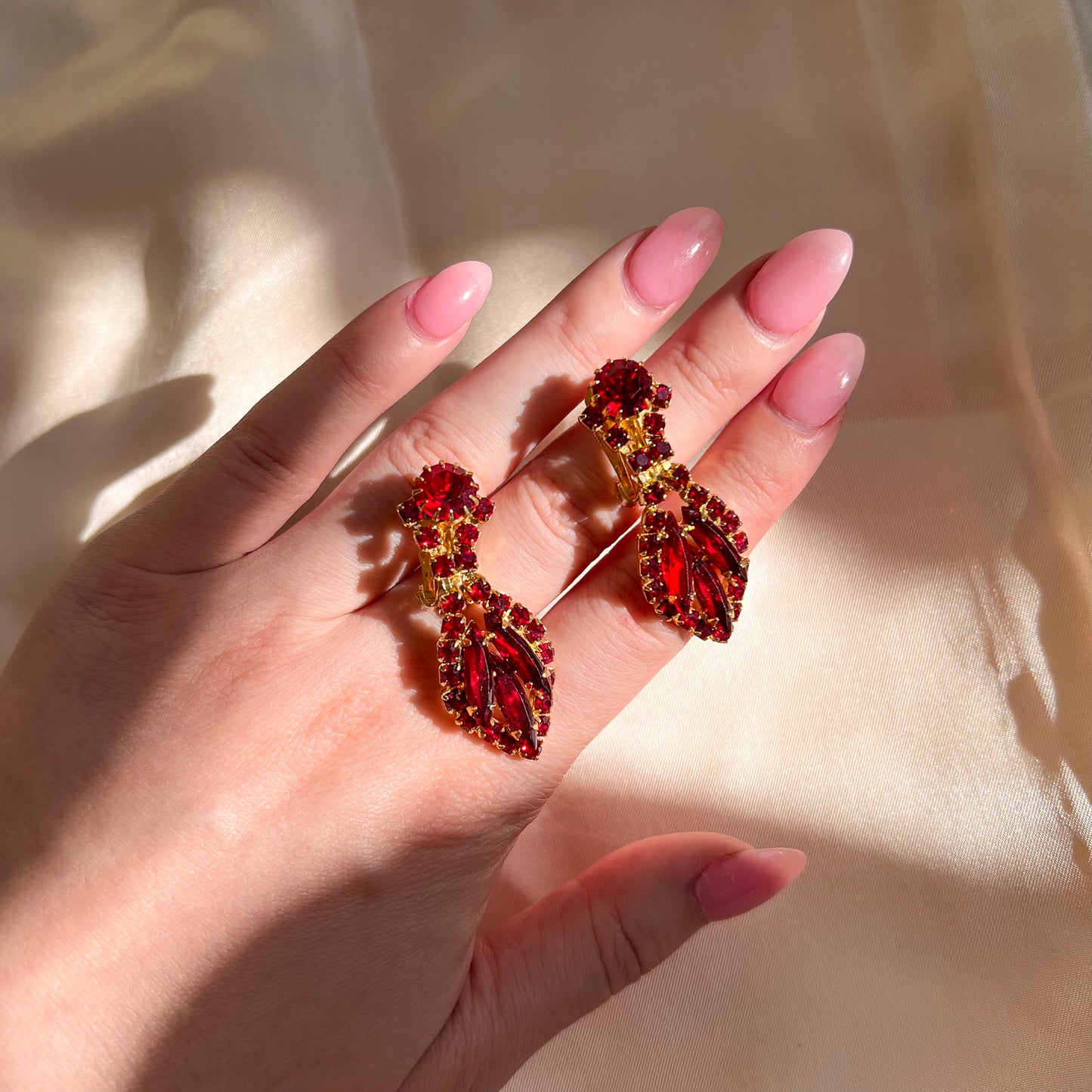 1950s Rich Red Rhinestone Clip-On Earrings