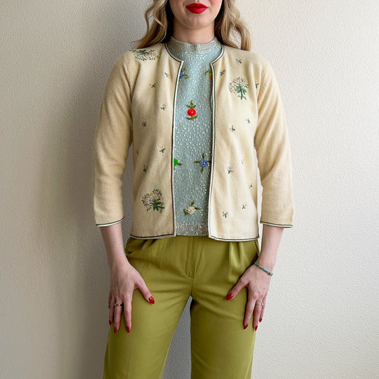 Adorable 1950s Spring Embroidered Wool Cardigan (XS/S)