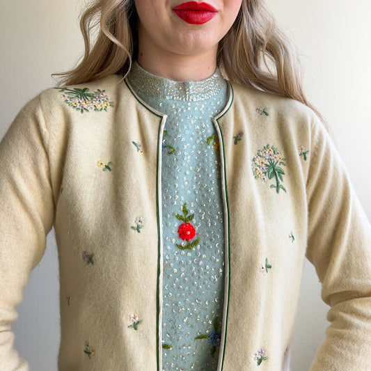 Adorable 1950s Spring Embroidered Wool Cardigan (XS/S)