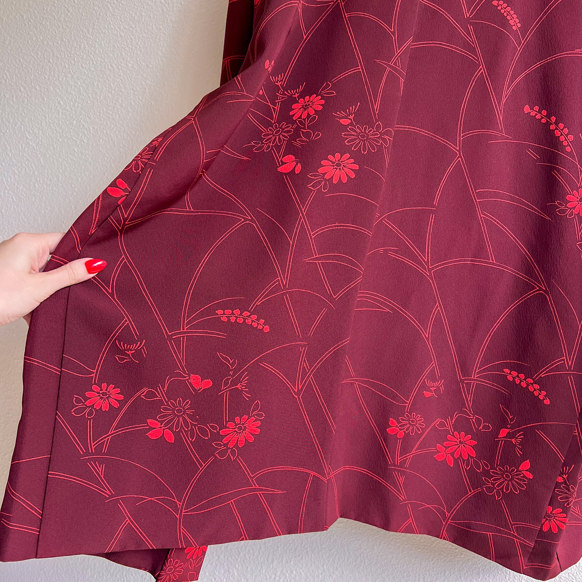 1960s Burgundy and Red Floral Silk Kimono (M/L)