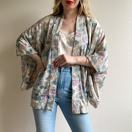 Darling 1960s Kimono With Purple and Blue Floral Print (M/L)