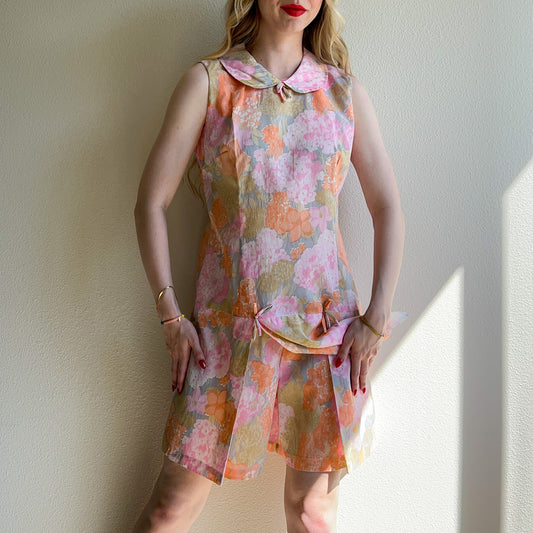 1960s Pink and Tangerine Hydrangeas Print Babydoll Romper (S/M)
