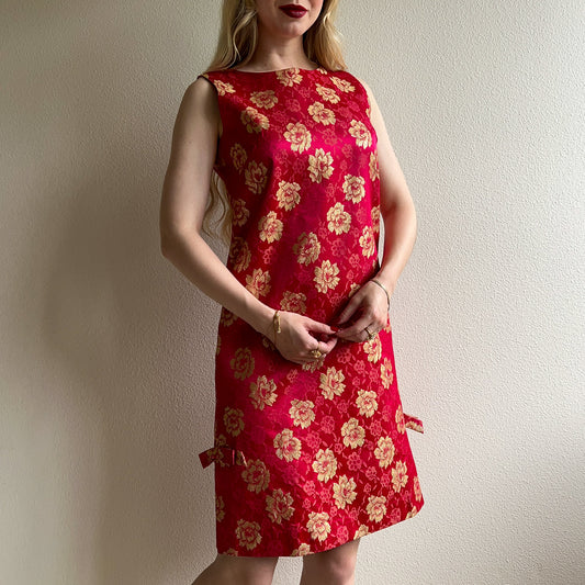 Exquisite 1960s Red and Gold Florals Shift Dress (S/M)