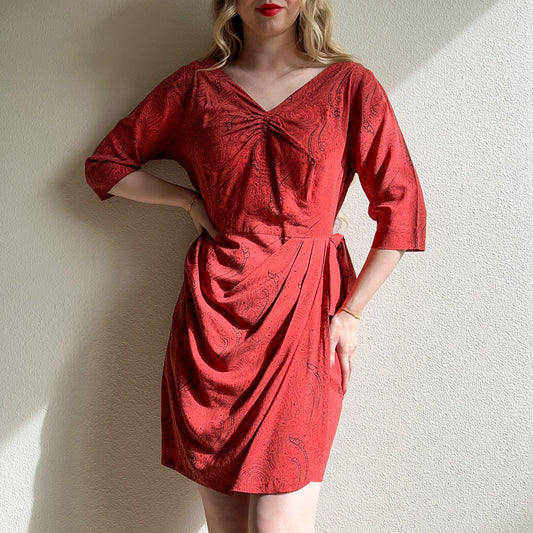 1960s Red Sheath Party Dress With Paisley Print (M/L)