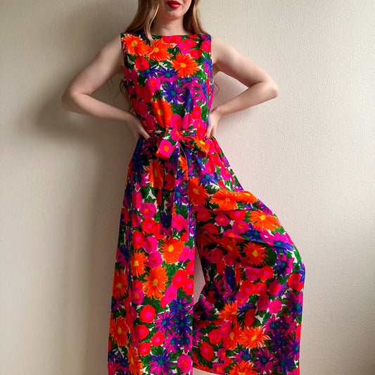 Vibrant 1960s Retro Floral Pint Jumpsuit (M)