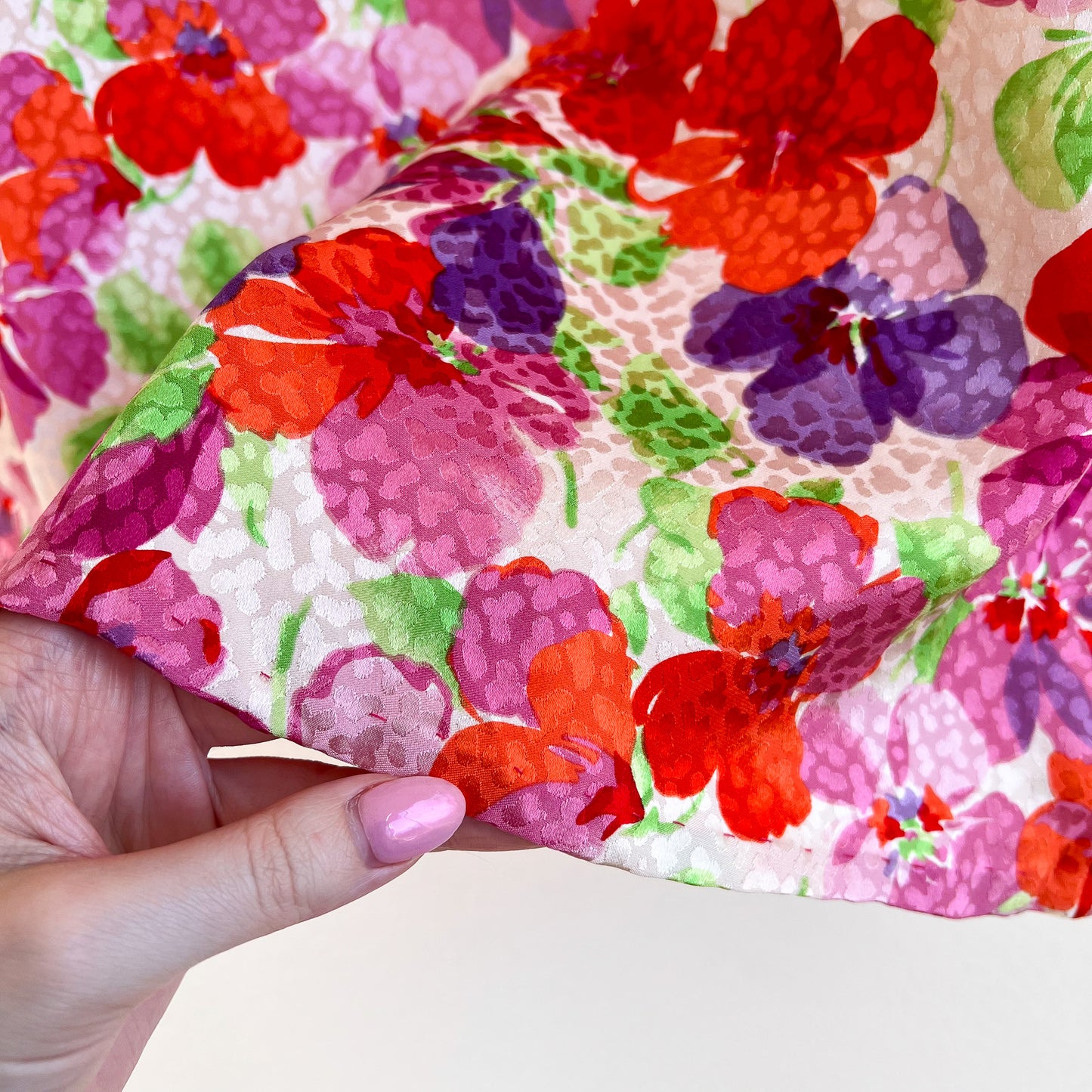 Darling 1960s Red and Purple Floral Silk Blouse (S/M)