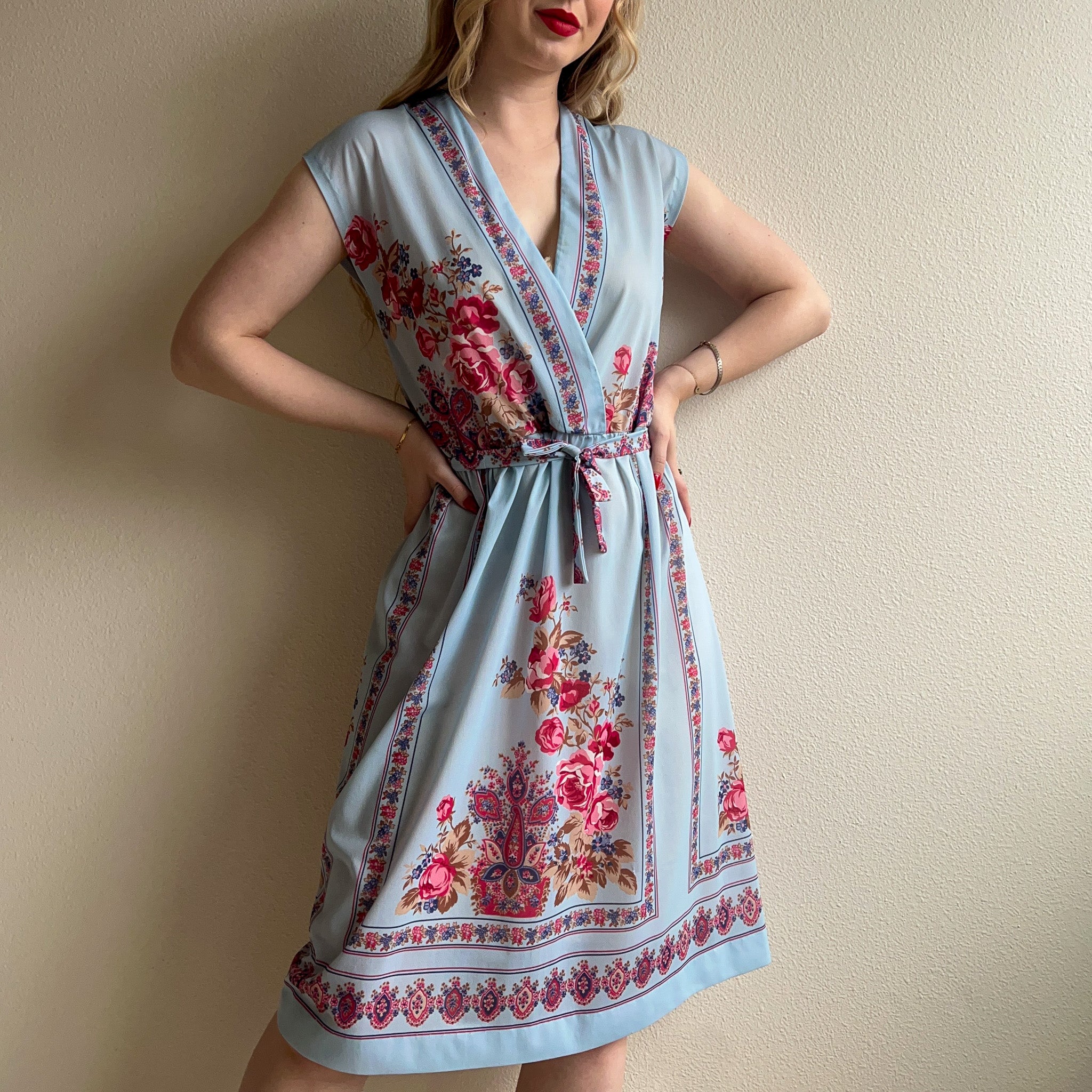 1970s Blue Dress With Pink Floral Print (M/L) – Studio Gloria Vintage