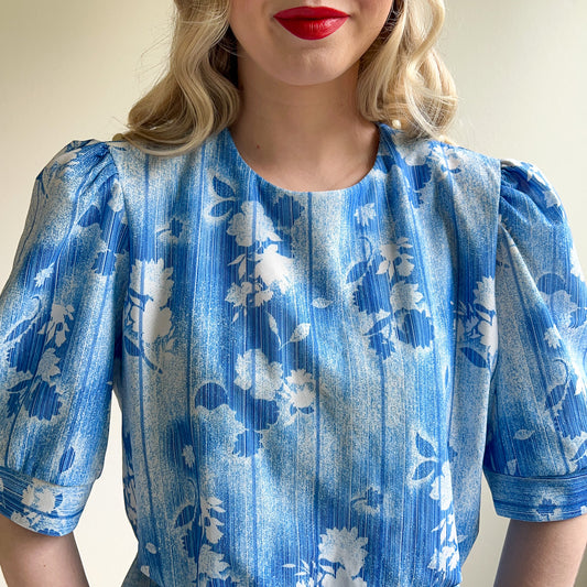 1970s Blue and White Floral Print Dress (L/XL)
