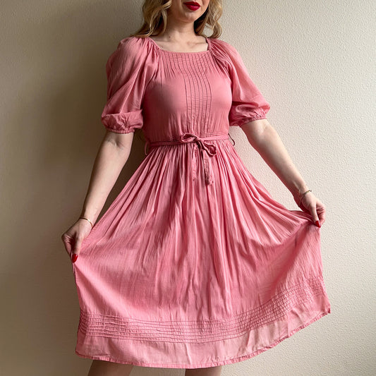 Charming 1970s Coral Pink Cotton Dress (XS/S)