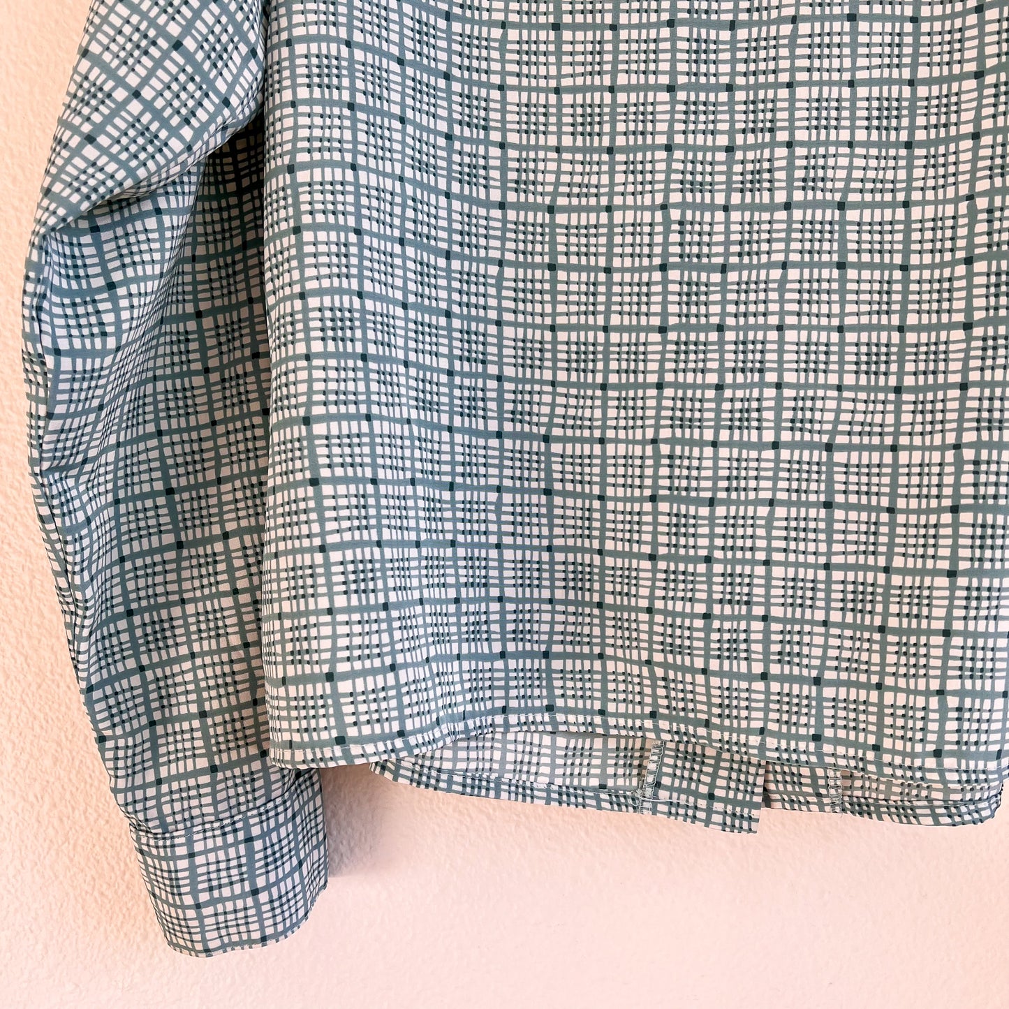 1970s Green and White Pattern Button Down (M)