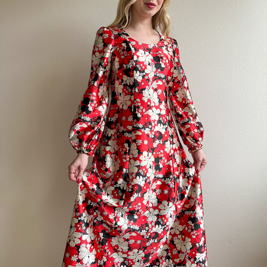 1970s Red and White Floral Pattern Maxi Dress (S/M)