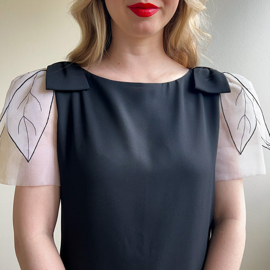 1980s Black Shift Dress With White Leaf Sleeves (M/L)