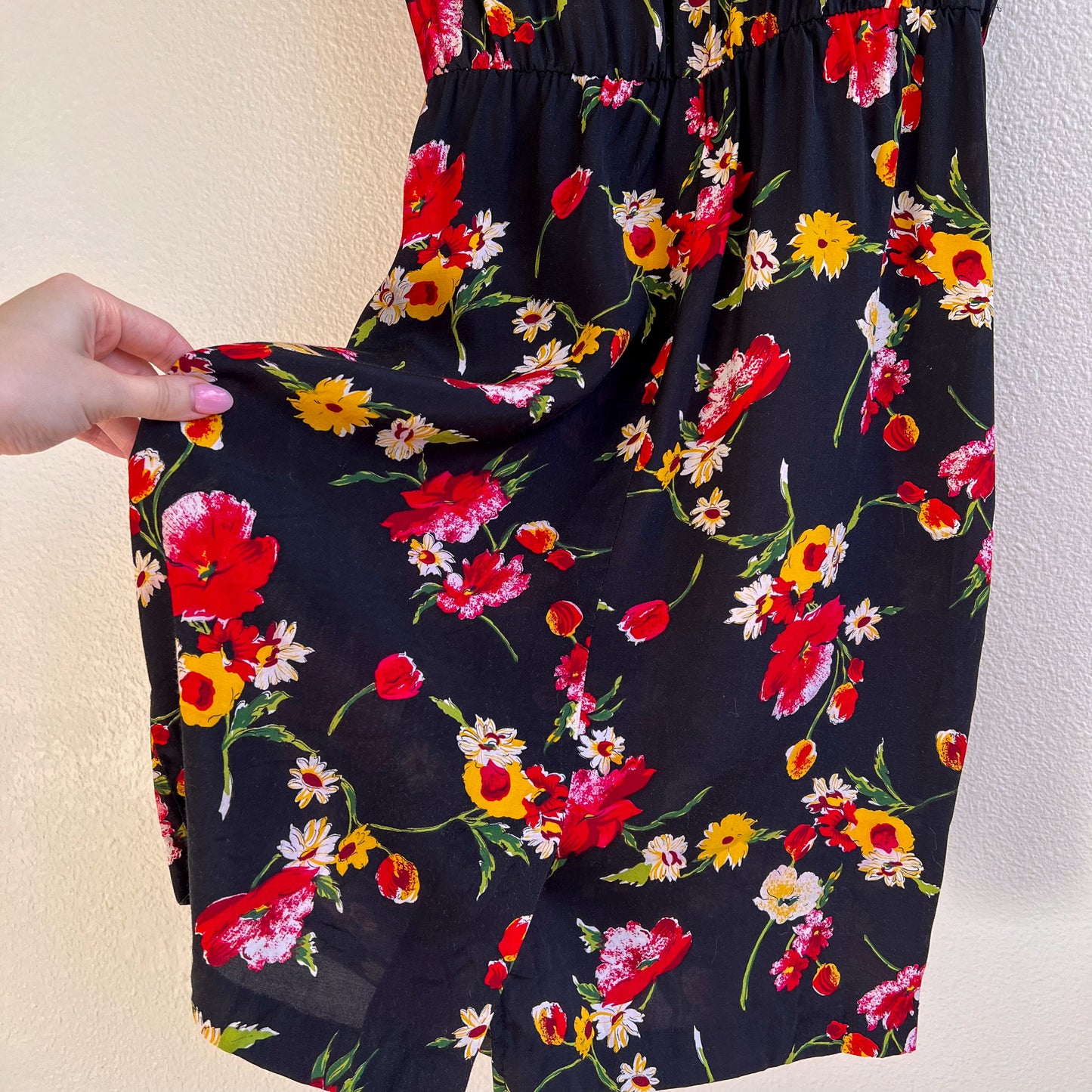 Flirty 1980s Black Dress With Floral Print (M/L)