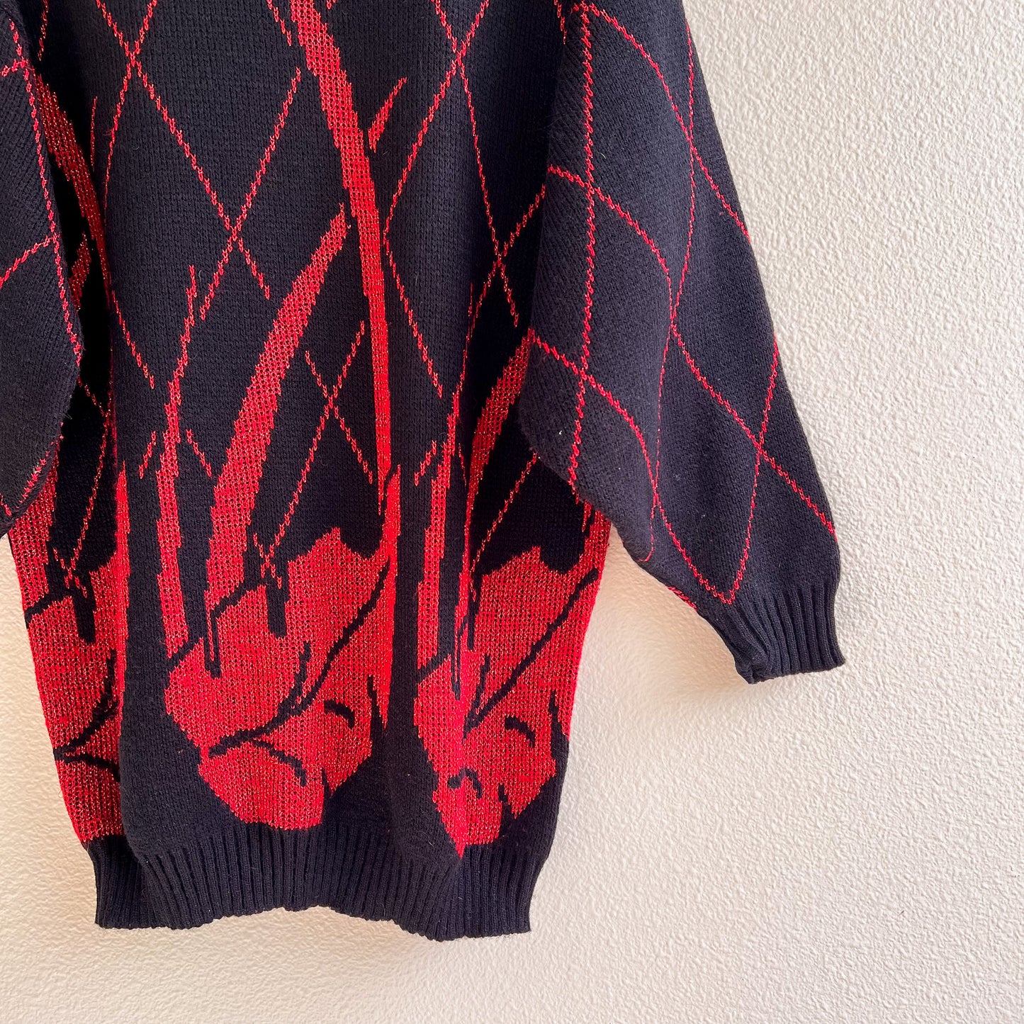 1980s Black Sweater With Metallic Red Pattern (L/XL)
