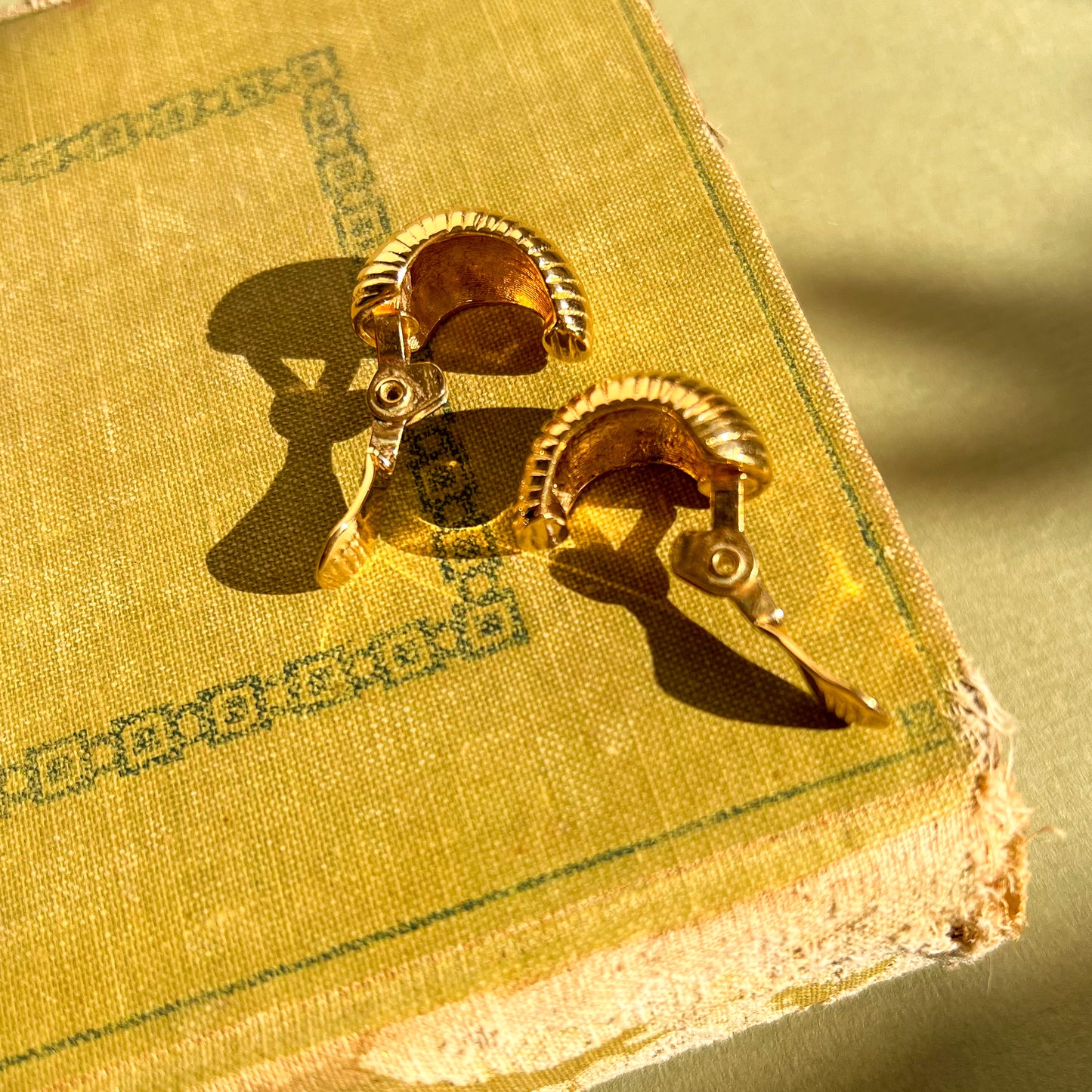 1980s Small Gold Tone Clip-On Hoops