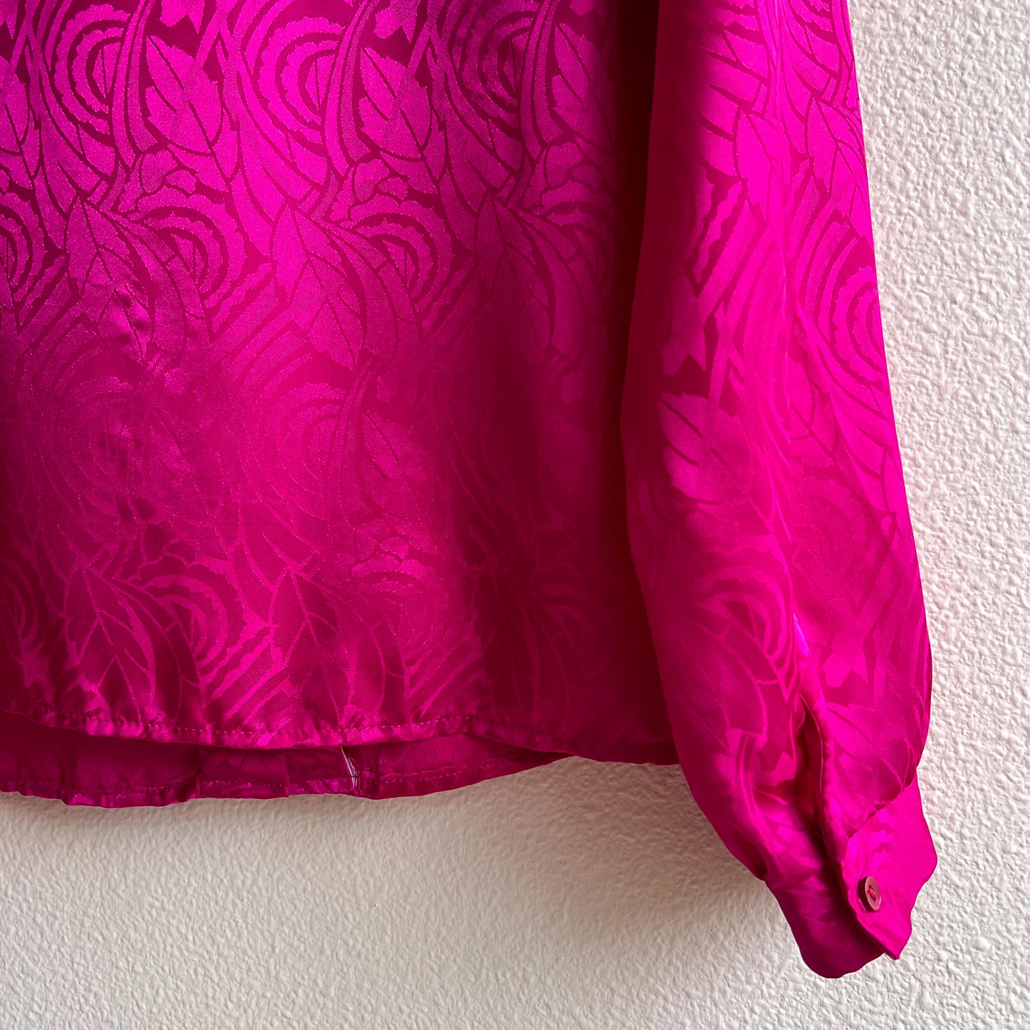 1980s Magenta Satin Blouse With Pussy Bow (M/L)