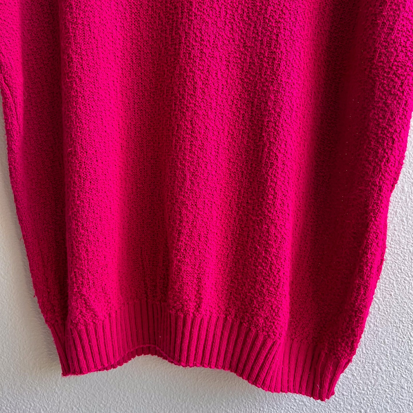 1980s Magenta Short Sleeve Sweater With Crochet Details (L/XL)