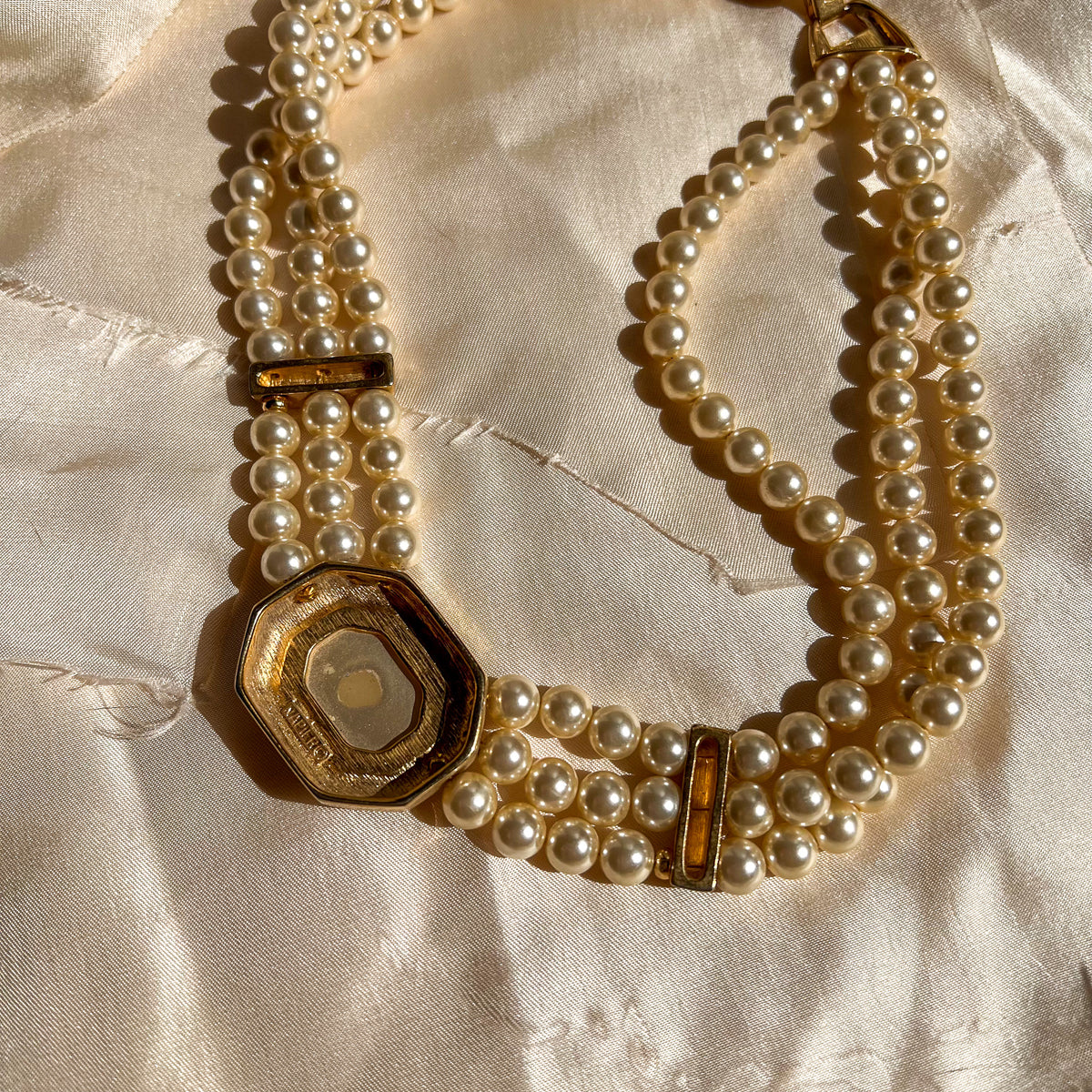 Stunning 1980s Triple-Strand Pearl Collar Necklace