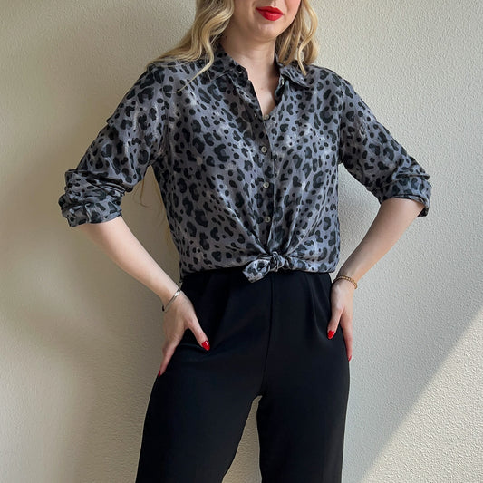 1990s Gray Leopard Print Silk Blouse (M/L)