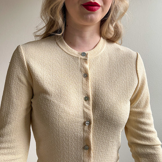 1990s Ivory Cardigan With Mother of Pearl Buttons (XS/S)