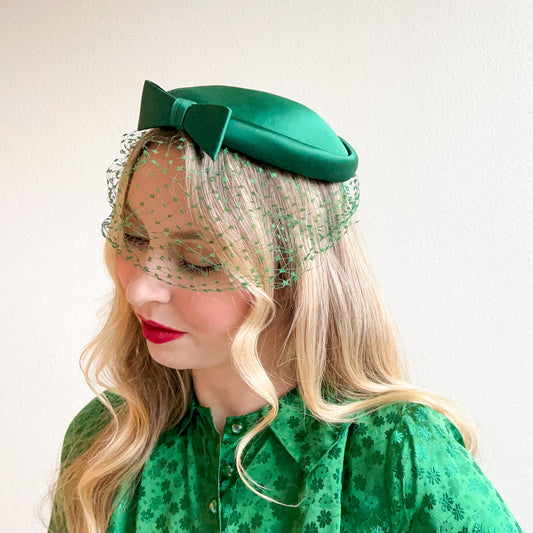 Fabulous 1960s Emerald Green Silk Hat With Netting