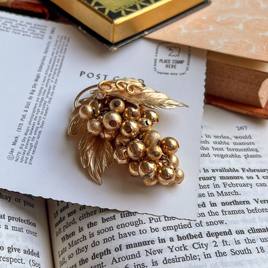 1960s Gold Tone Bountiful Grapes Brooch