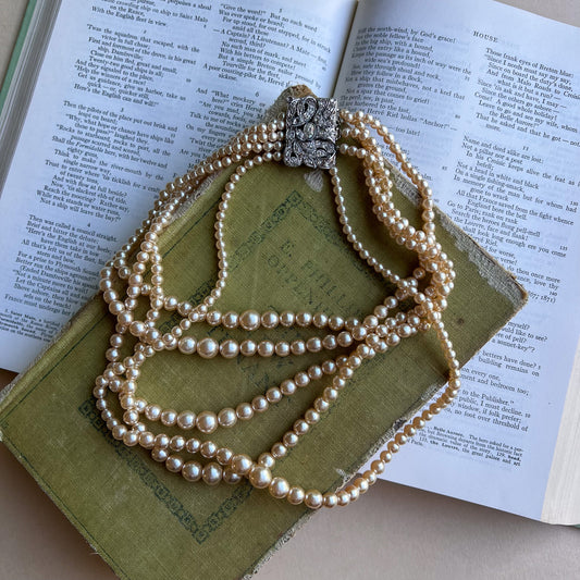 1950s Multi-Layered Luxurious Pearl Necklace With Rhinestones