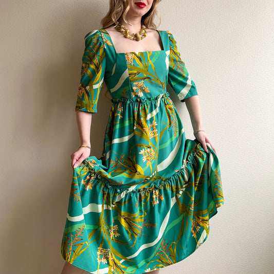 Vintage Inspired Tropical Print Summer Dress (M)
