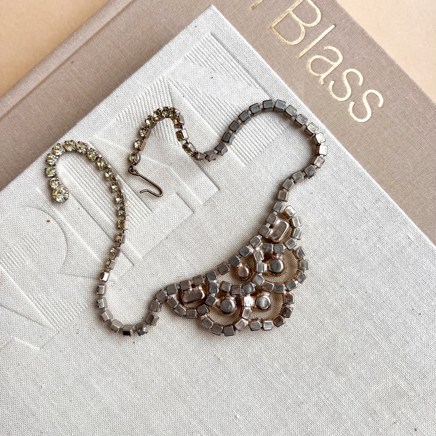 1950s Peridot Rhinestone Choker Necklace