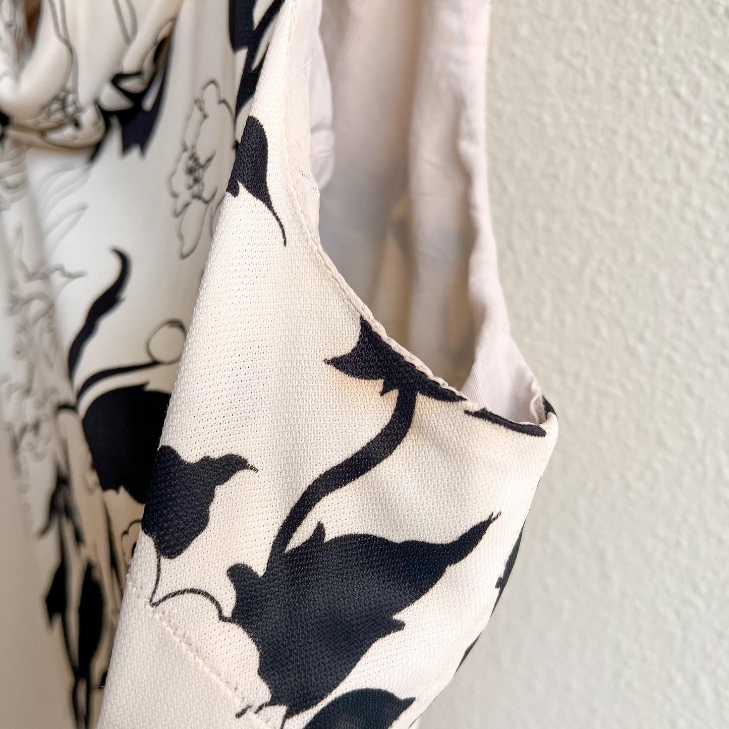 1960s Black and White Floral Print Mod Dress (L/XL)