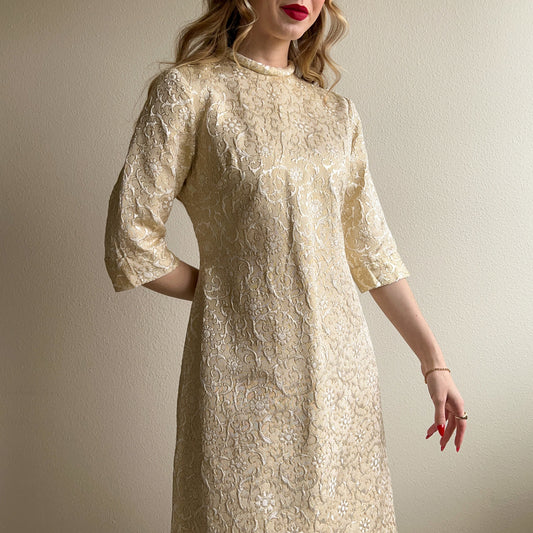 1960s White and Gold Floral Trapeze Dress (M)