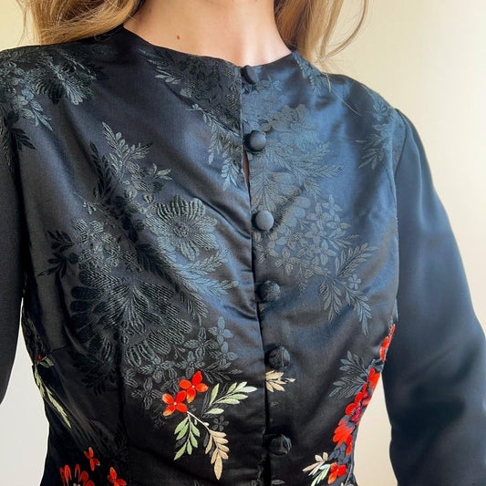 Vintage Chinese Silk Blouse With Flower Embroidery (S/M)