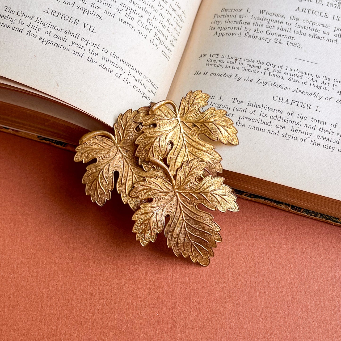 1940s Gold-Tone 3-Leaf Dress Clip
