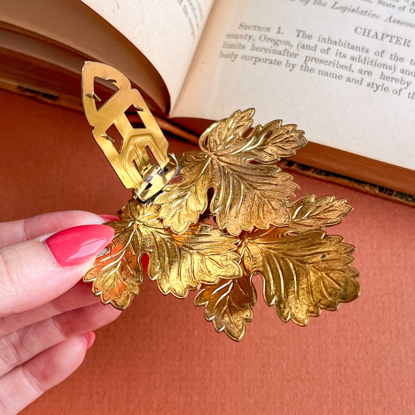 1940s Gold-Tone 3-Leaf Dress Clip