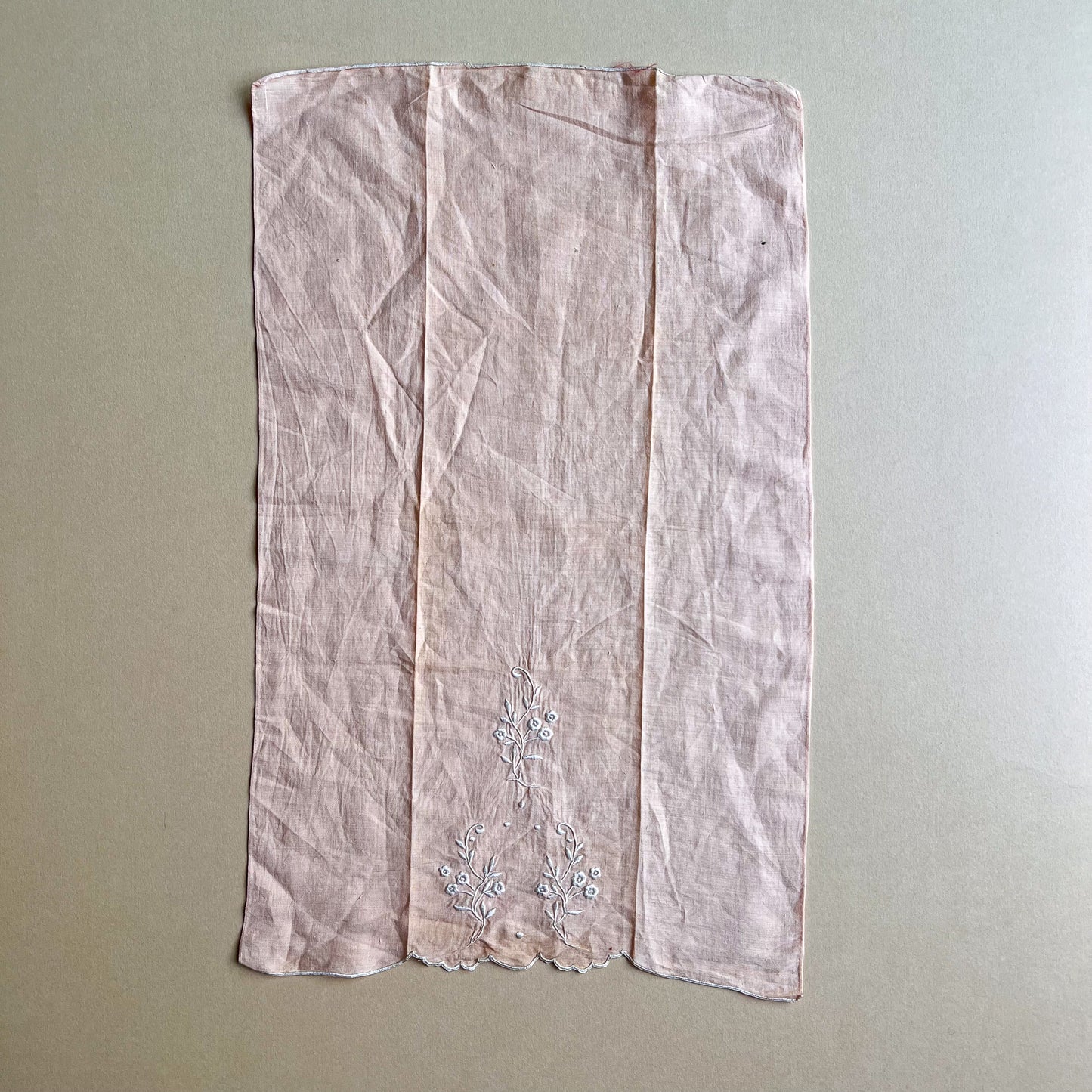 1940s Pale Peach Embroidered Linen Tea Towel