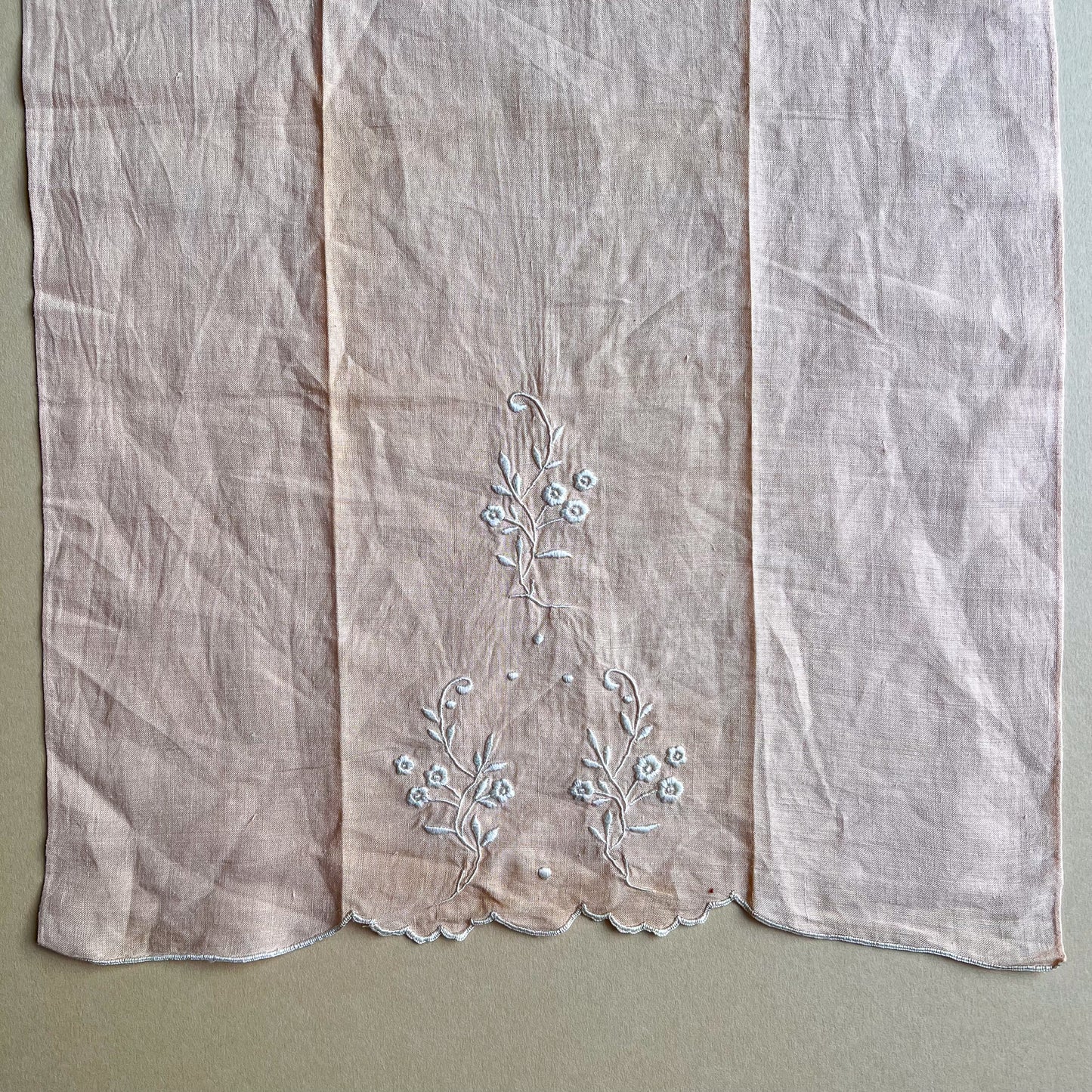 1940s Pale Peach Embroidered Linen Tea Towel