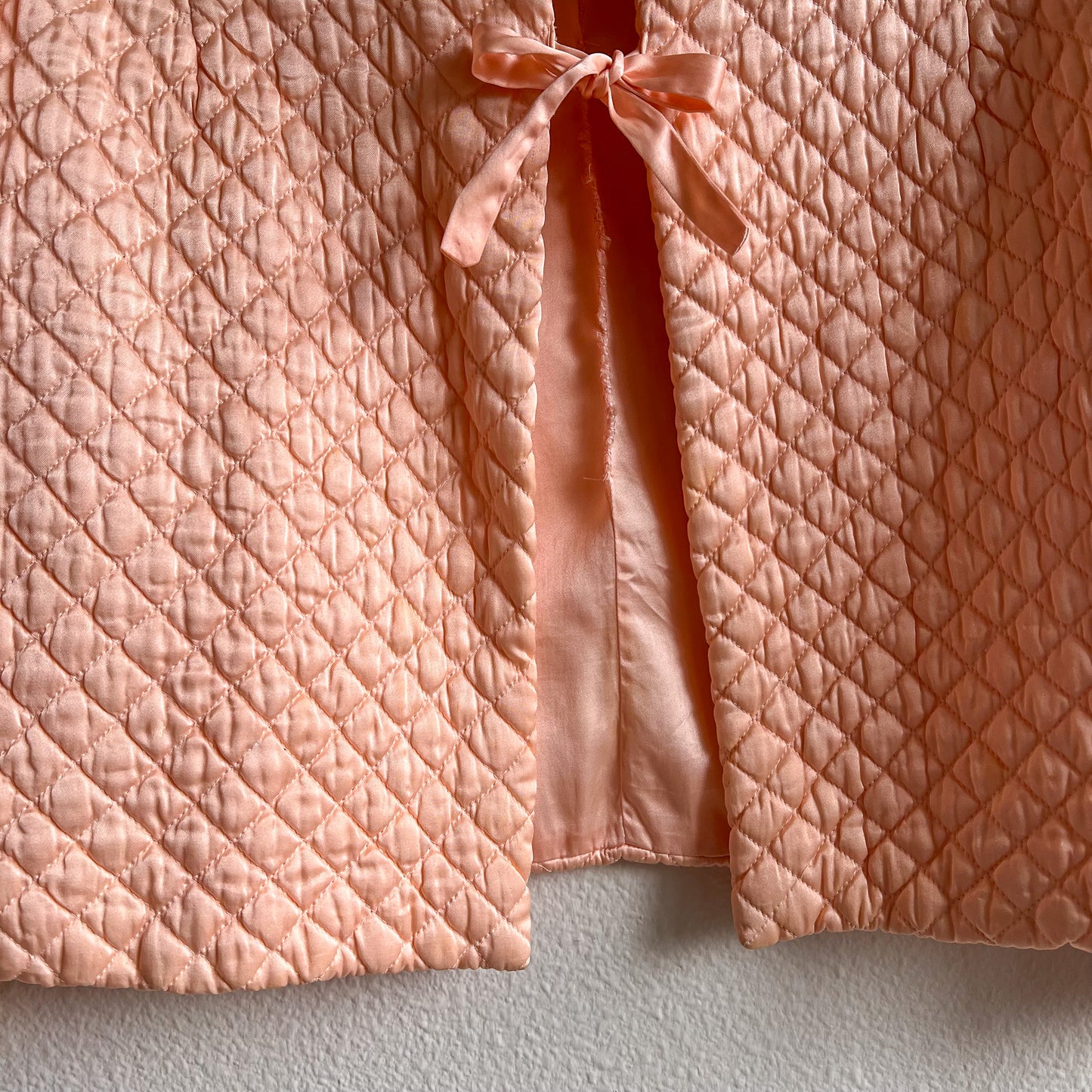 1940s Pink Quilted Silk Bed Jacket (XS/S)