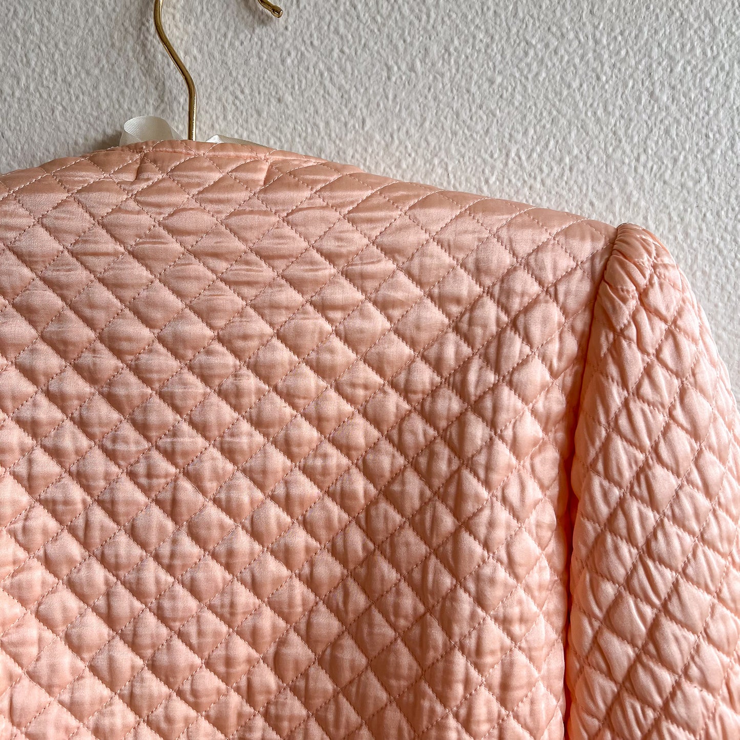 1940s Pink Quilted Silk Bed Jacket (XS/S)