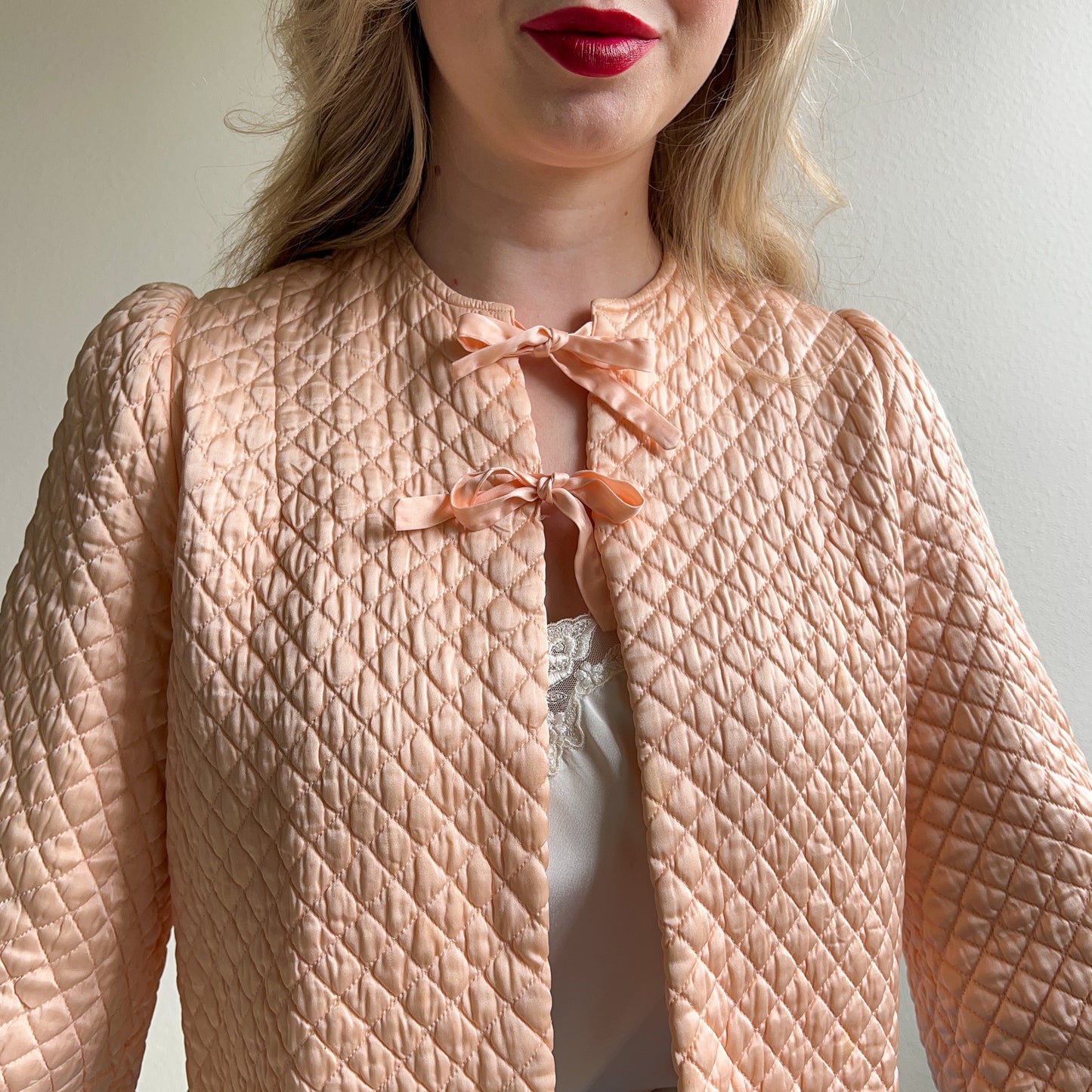 1940s Pink Quilted Silk Bed Jacket (XS/S)