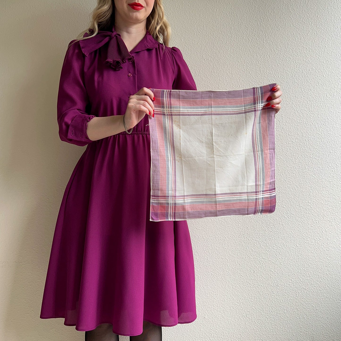 1940s Cream Handkerchief With Purple Plaid