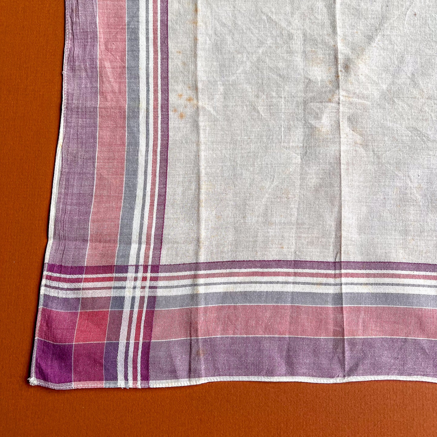 1940s Cream Handkerchief With Purple Plaid