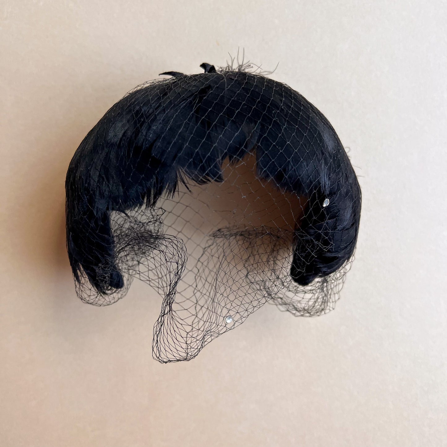 Elegant 1950s Black Feathered Headband With Netting