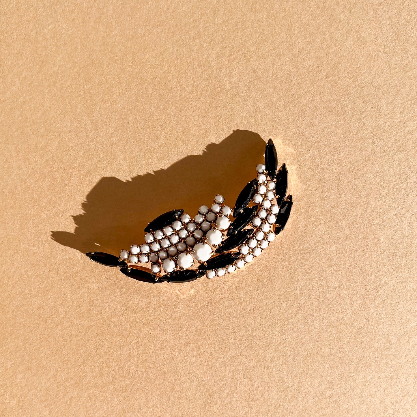 1950s Black And White Rhinestones Brooch