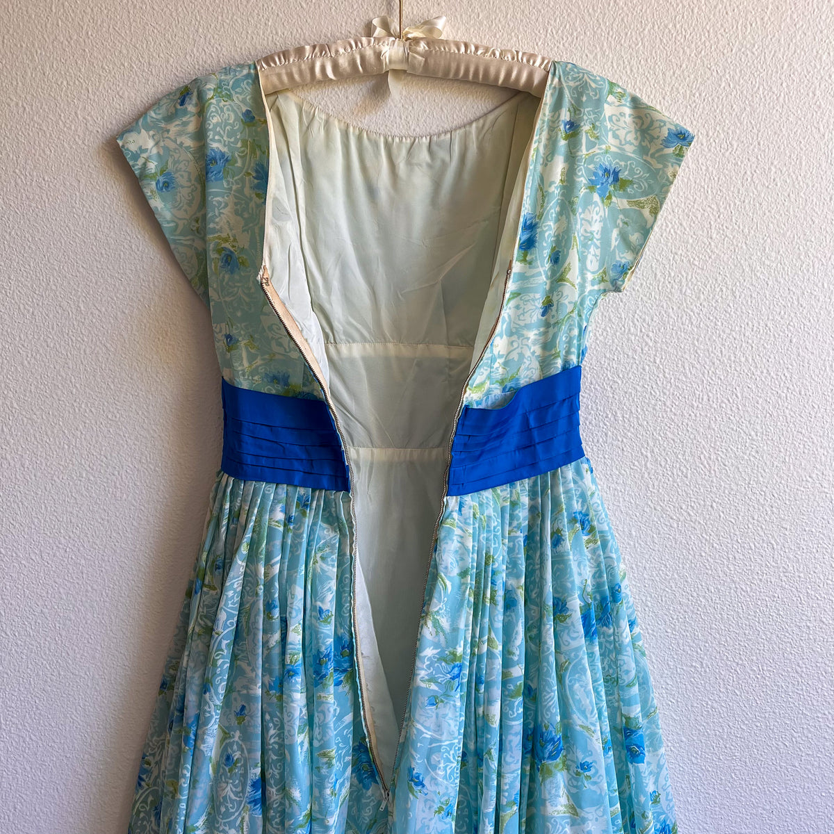 Glamorous 1950s Blue Floral Chiffon Cocktail Dress (S)