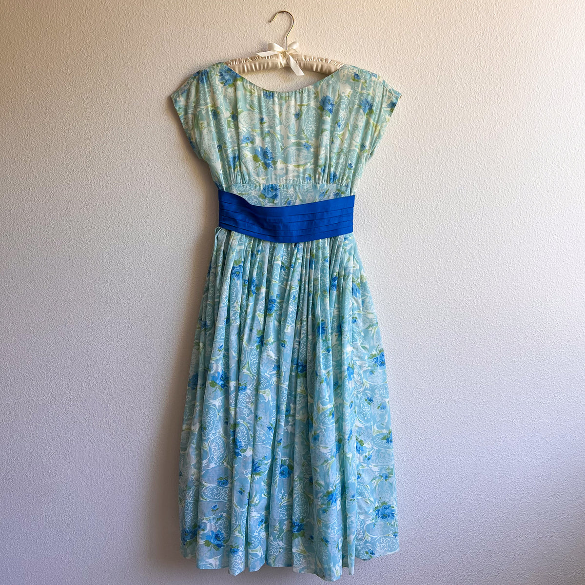 Glamorous 1950s Blue Floral Chiffon Cocktail Dress (S)