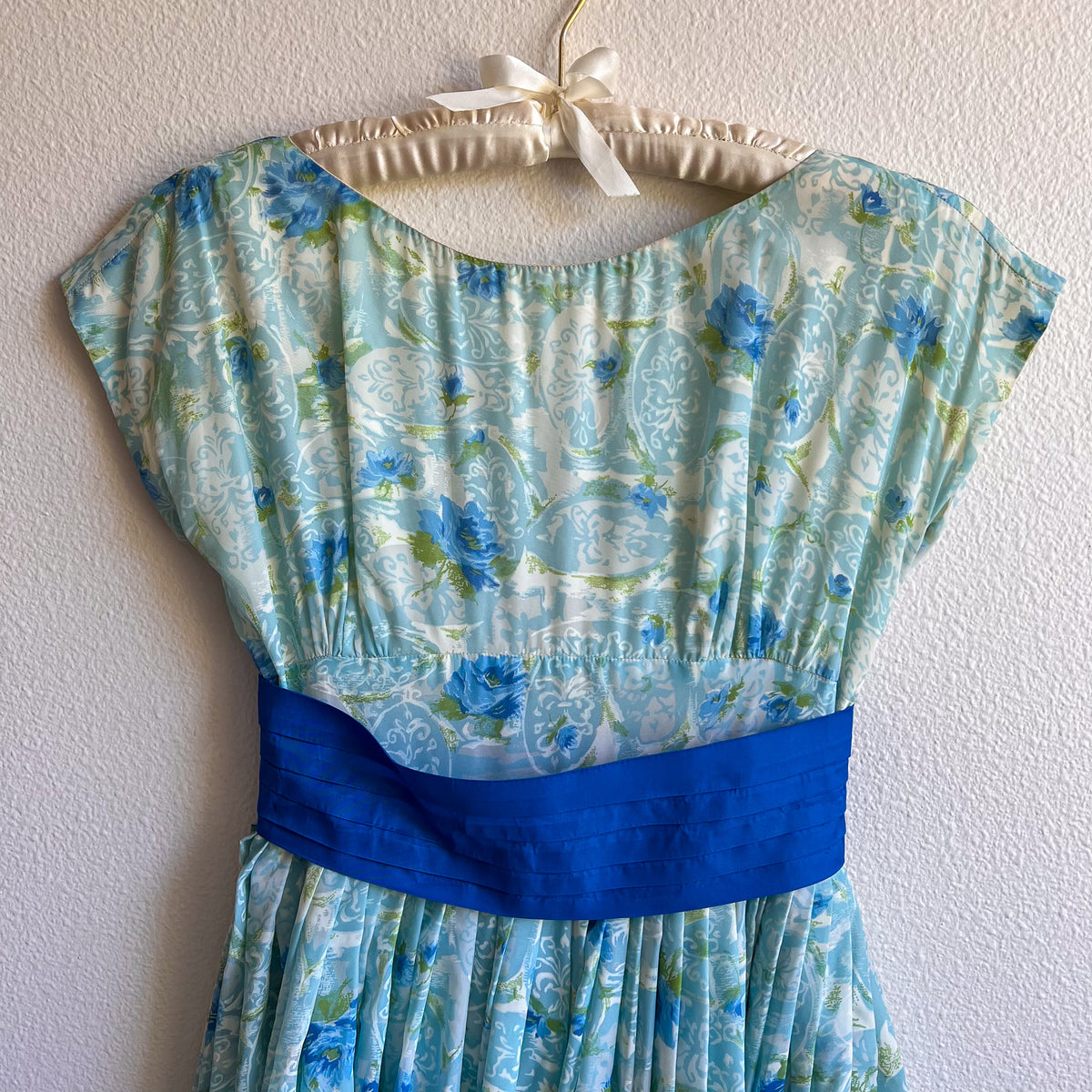 Glamorous 1950s Blue Floral Chiffon Cocktail Dress (S)
