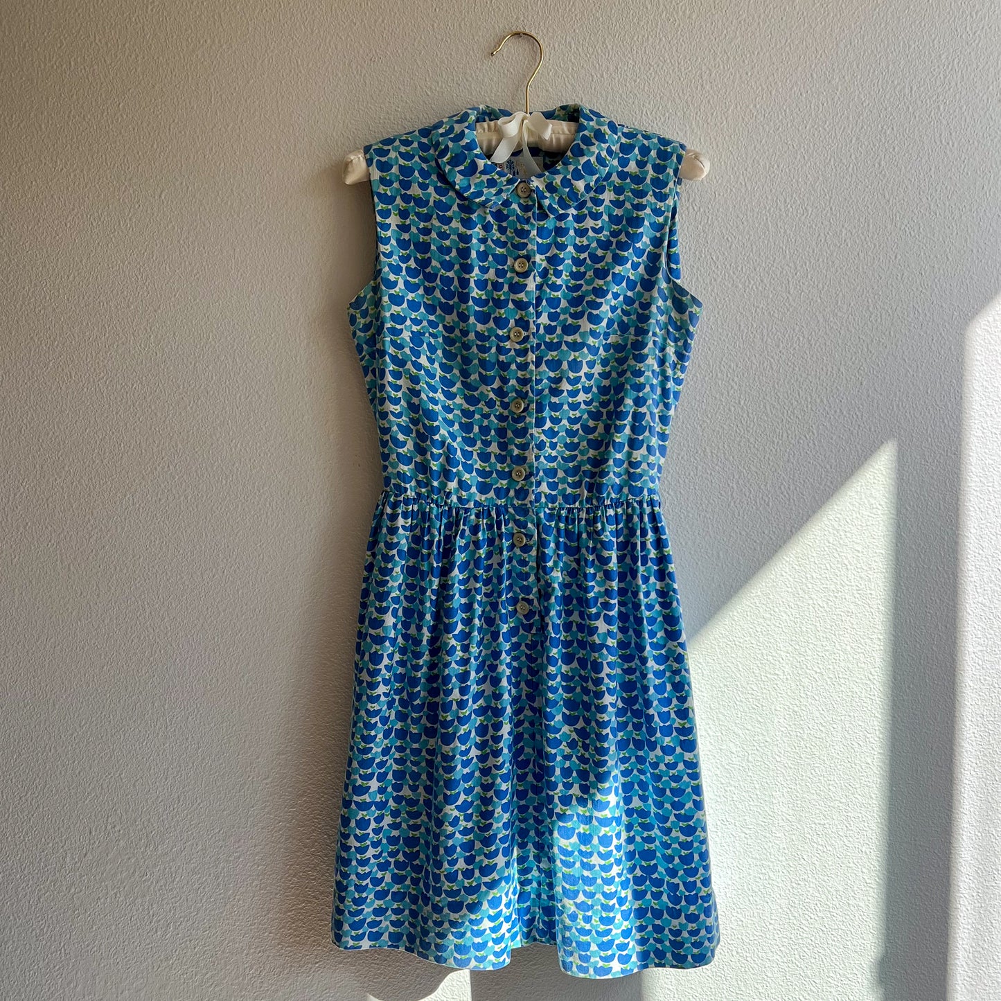 1950s Sleeveless Summer Dress With Blue Tulip Print (S)
