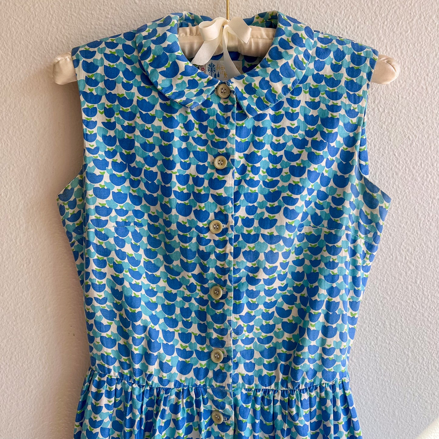 1950s Sleeveless Summer Dress With Blue Tulip Print (S)