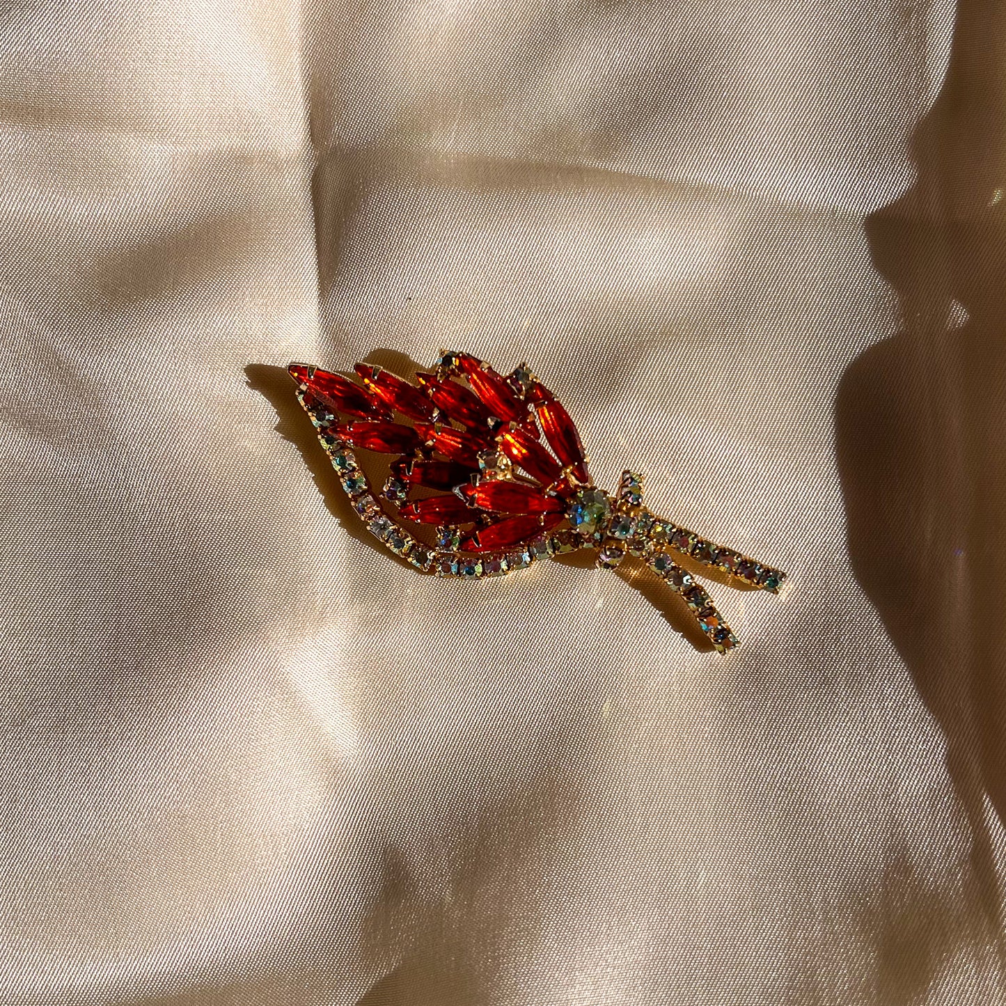 1950s Bright Orange Teardrop Gemstone Brooch